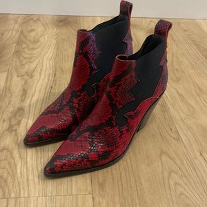 Sigerson Morrison booties in really good condition